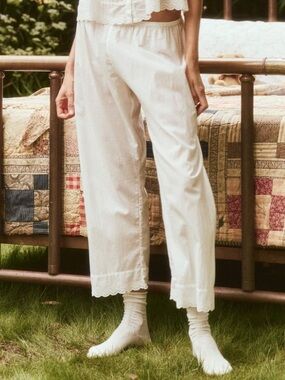 Rachel Ashwell Shabby Chic pyjama pants capris in White eyelet lace bloomers M